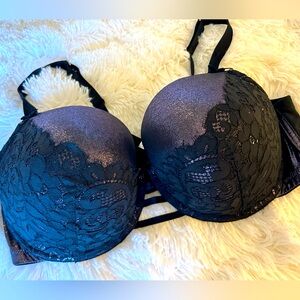 Like new Lane Bryant Cacique Foil Shine Boost Balconette Bra-42DDD